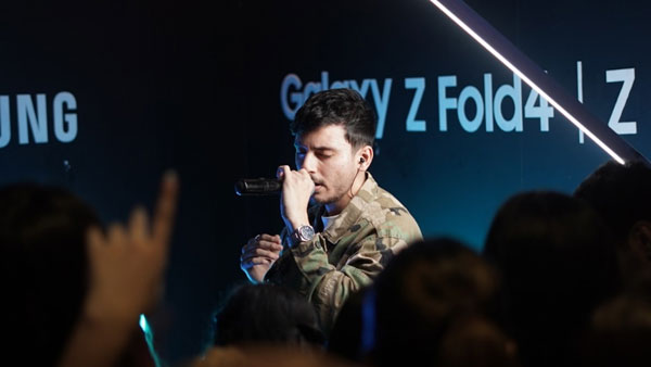 Hasan Raheem performing at Samsung Z-Villa